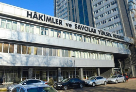 Turkey appoints new judges amid coup bid probe